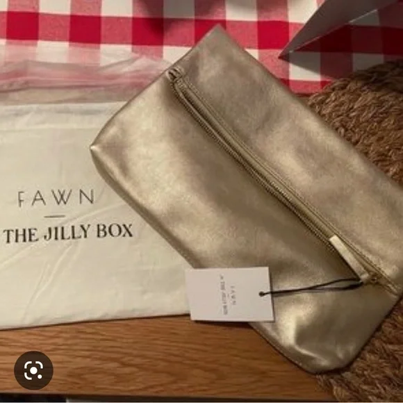 FAWN x The Jilly Box gold metallic clutch with magnet closure. - Picture 3 of 6